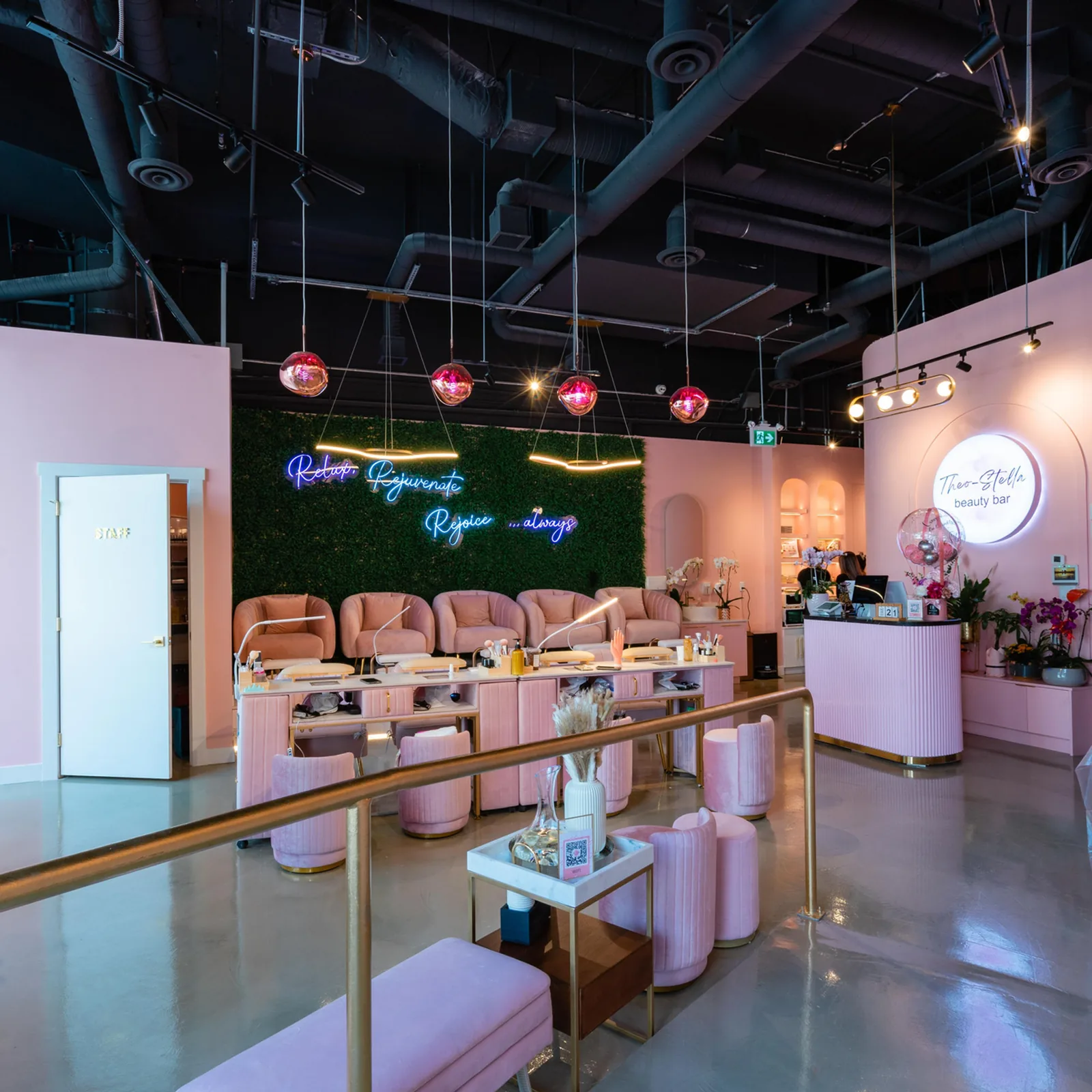 Theo Stella Beauty Nail Bar